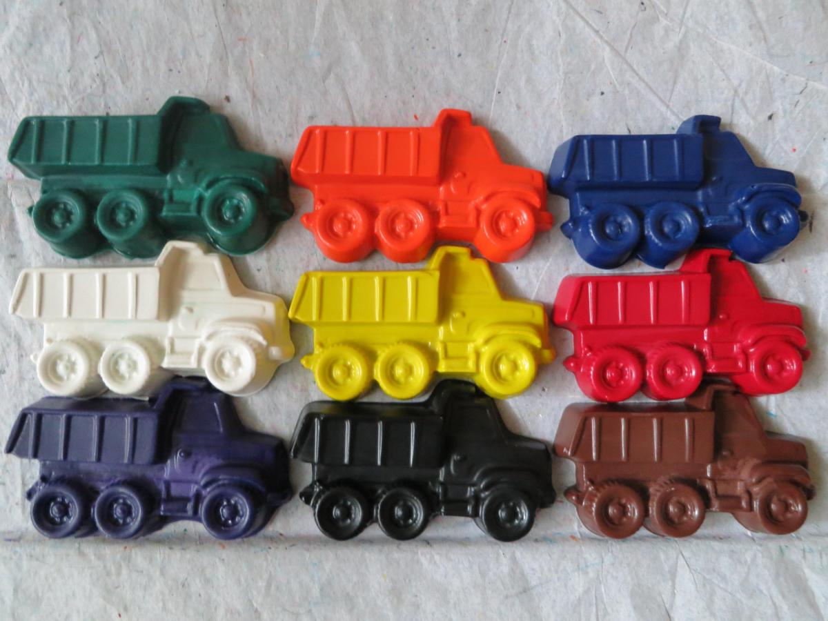 Large Dump Truck Toy Crayon Set Of 14